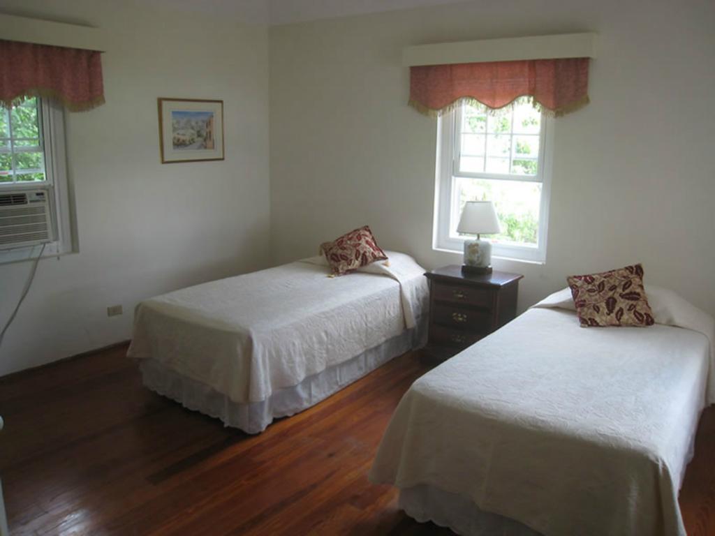 Grape Bay Cottages Mount Pleasant Rom bilde
